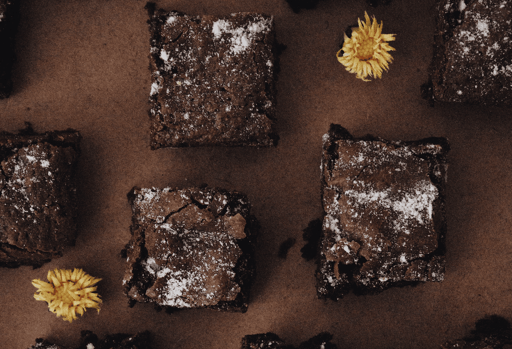 «Der Junge auf der Schaukel und das Mädchen mit den Brownie» – eine Geschichte von Meret Becker