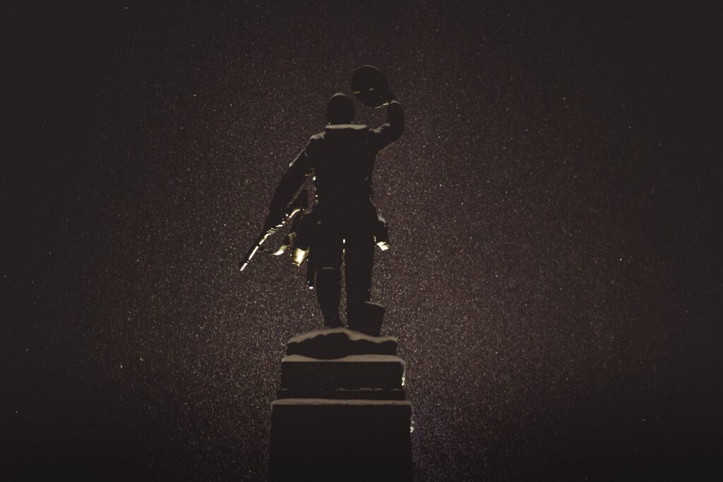 «Krieg und Frieden: Eine Geschichte von Verlust und Hoffnung im Zweiten Weltkrieg» – eine Geschichte von Florian Brechbühl