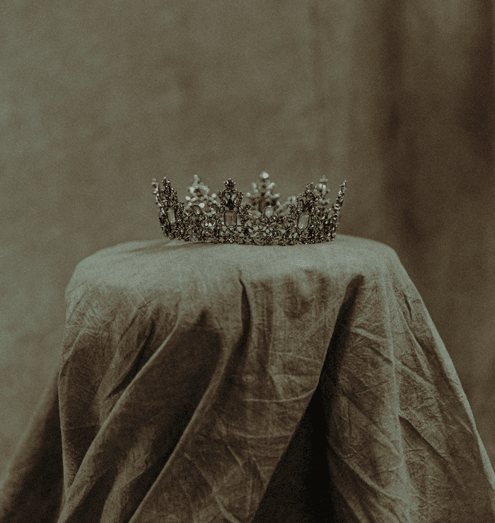 «Die tapfere Prinzessin und die gestohlene Krone» – Eine Geschichte von Livia Borter